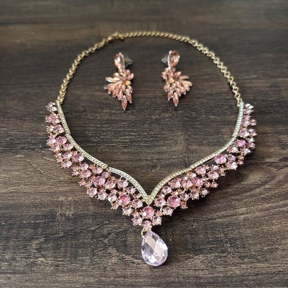 Elegant Pink Crystal Necklace and Earring Set - Picture 1 of 10
